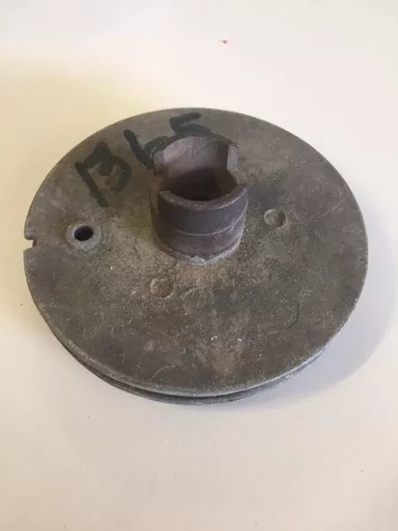 1365-starter-pulley-poulan-nos 1365 Starter Pulley Poulan NOS
